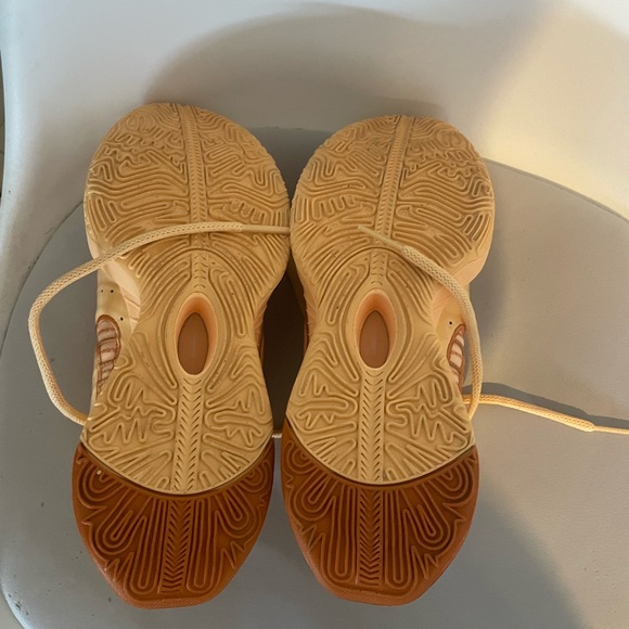 Lebron 21 - Size 7M - Picture 3 of 3